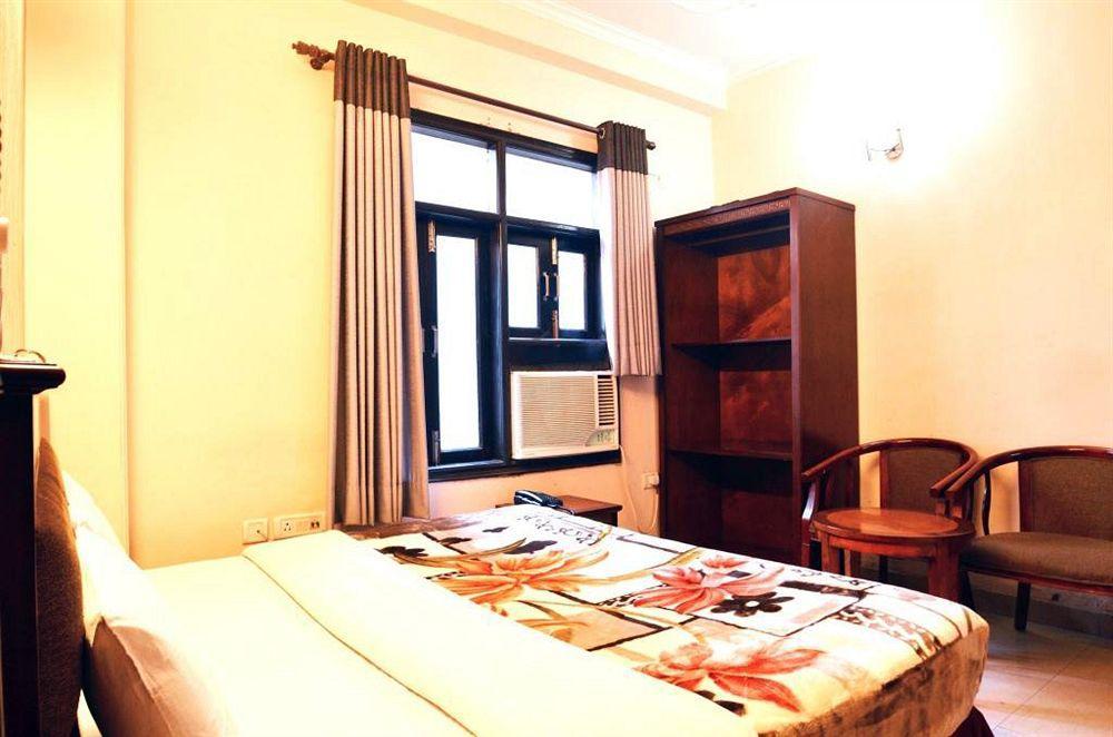 Hotel Sunrise Дели Экстерьер фото
