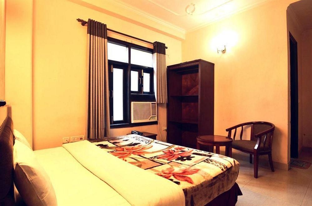 Hotel Sunrise Дели Экстерьер фото