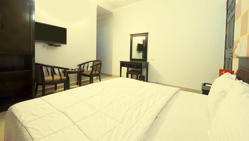 Hotel Sunrise Дели Экстерьер фото