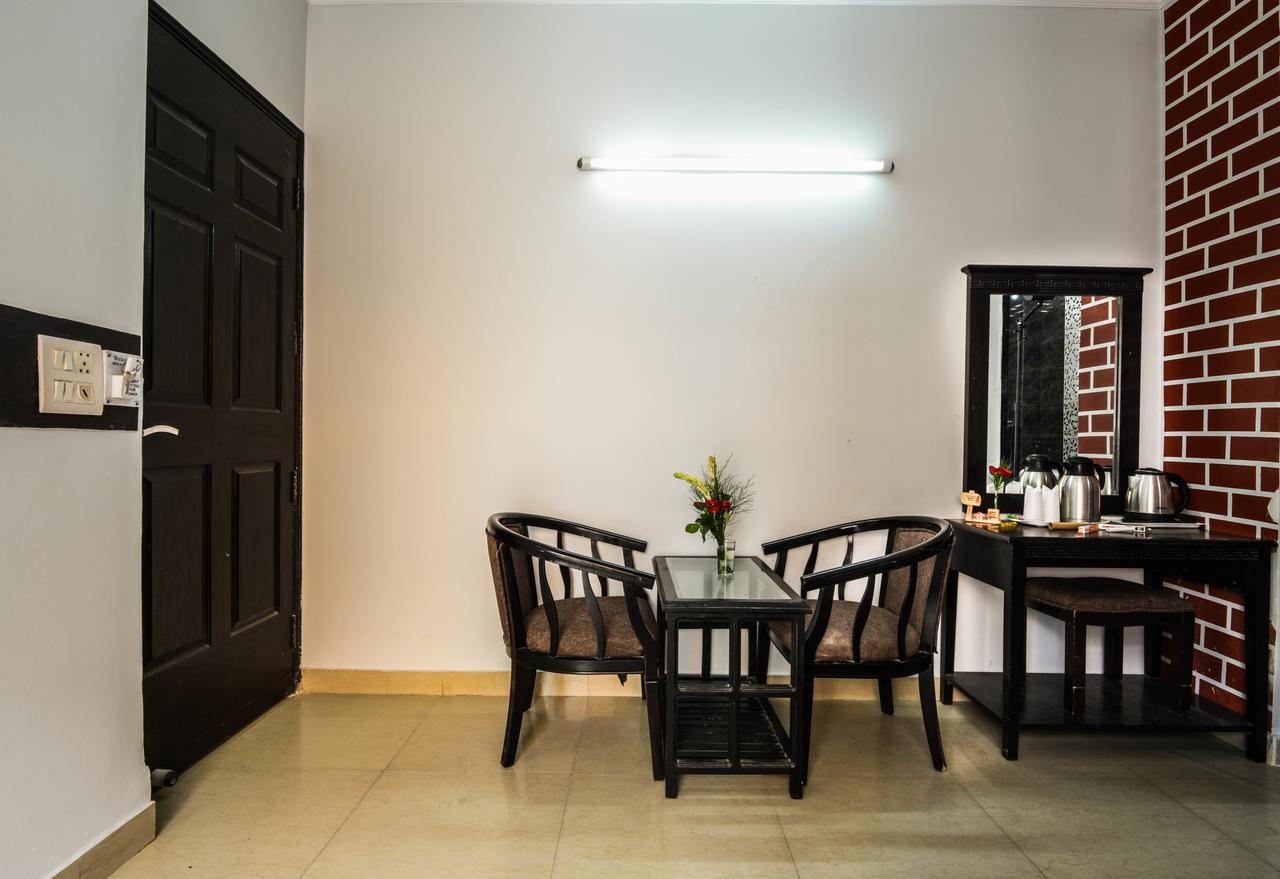 Hotel Sunrise Дели Экстерьер фото