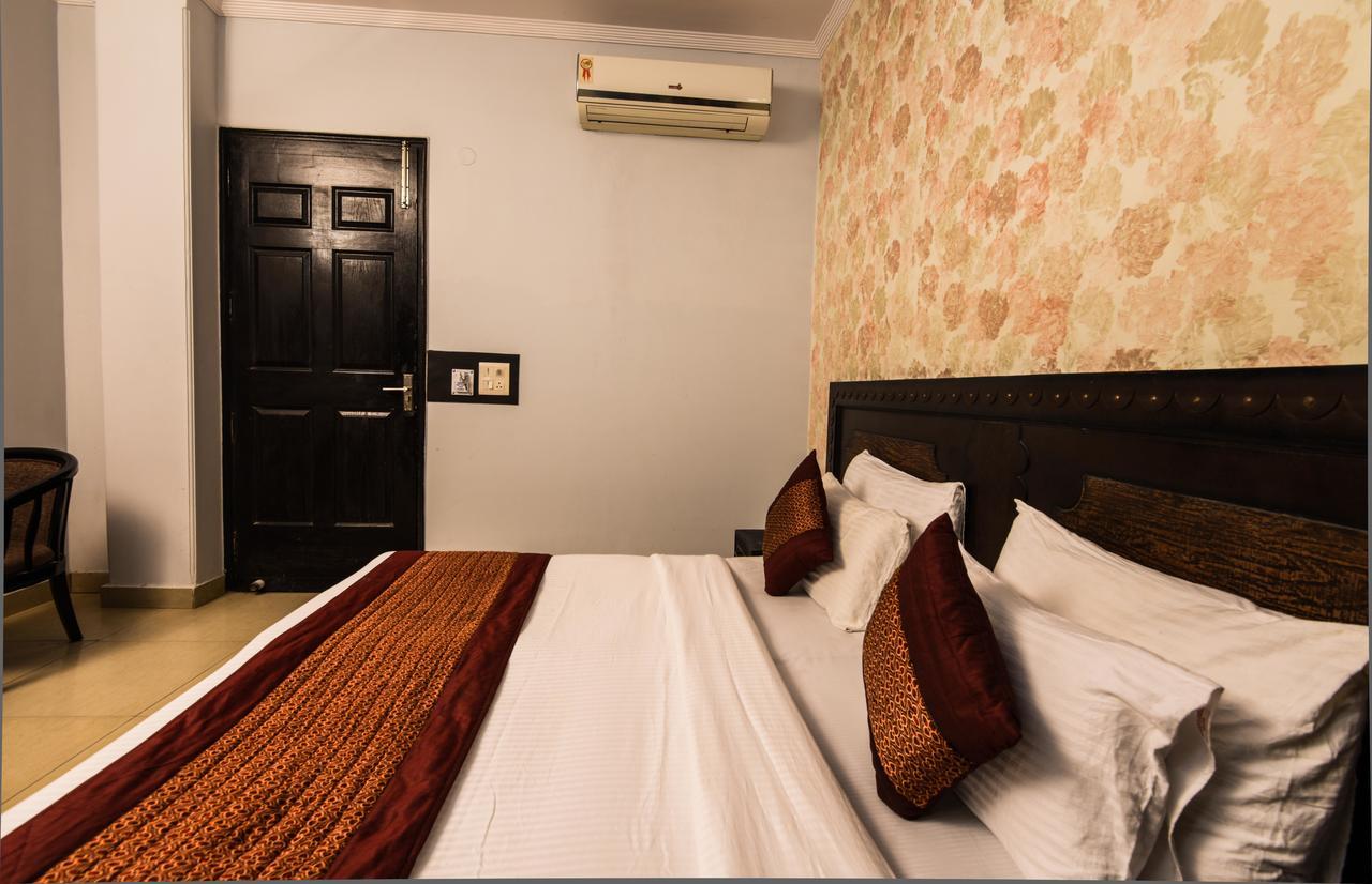 Hotel Sunrise Дели Экстерьер фото