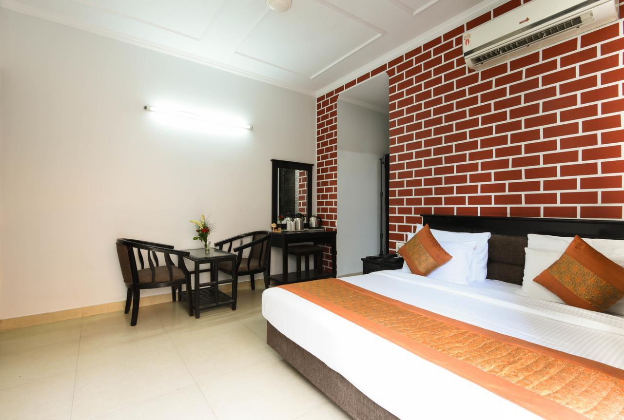 Hotel Sunrise Дели Экстерьер фото