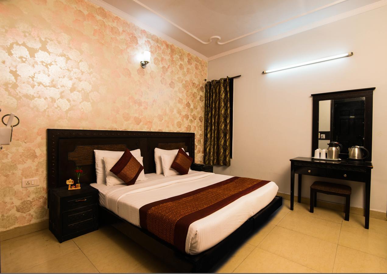 Hotel Sunrise Дели Экстерьер фото
