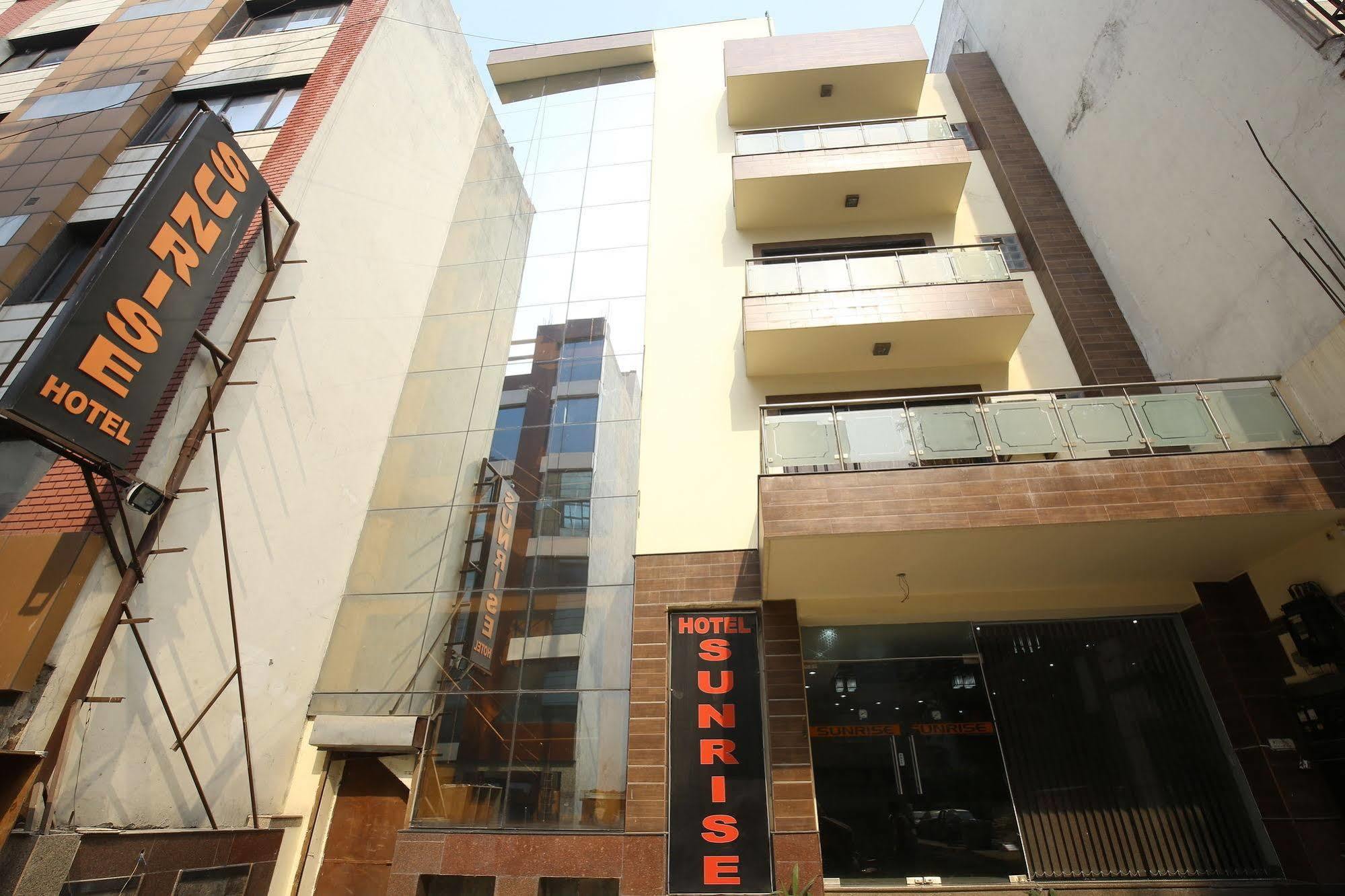 Hotel Sunrise Дели Экстерьер фото