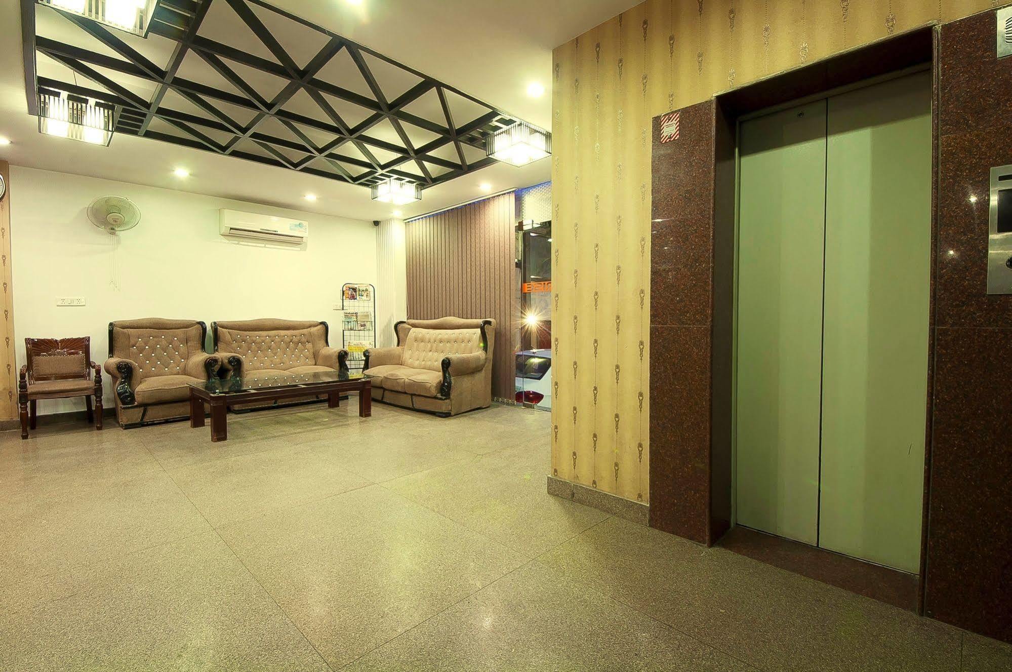 Hotel Sunrise Дели Экстерьер фото